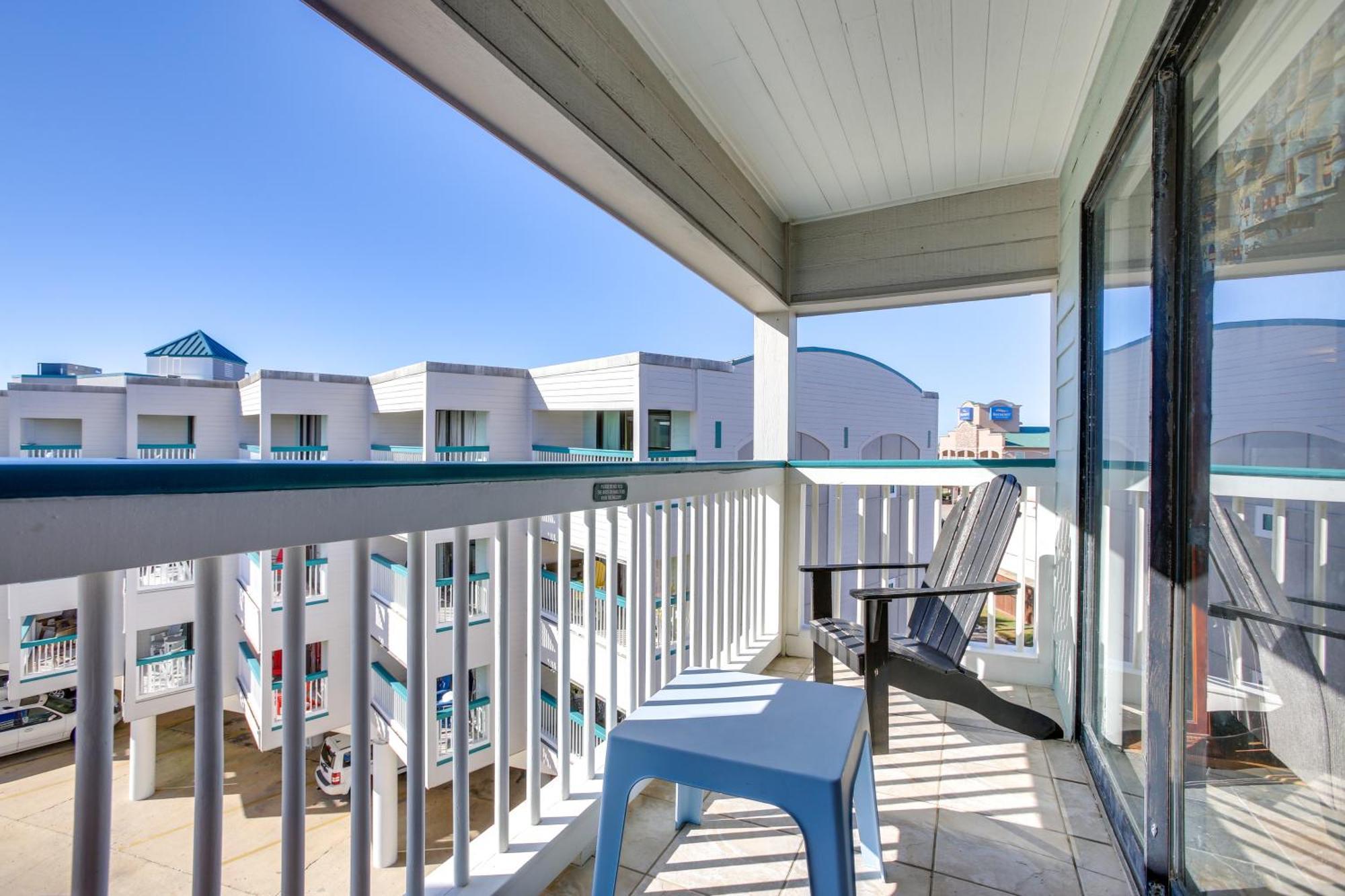 Galveston Retreat With Balcony And Gulf Views! Apartment Exterior photo