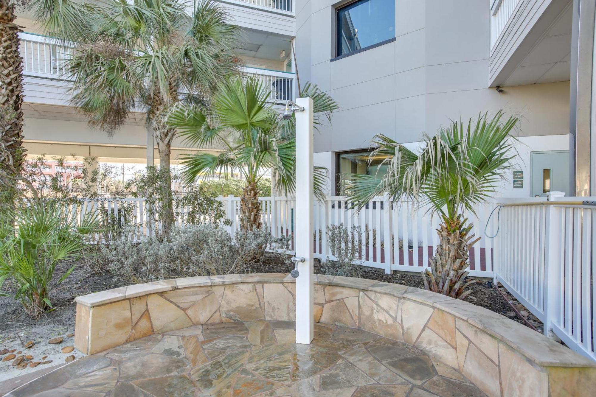 Galveston Retreat With Balcony And Gulf Views! Apartment Exterior photo